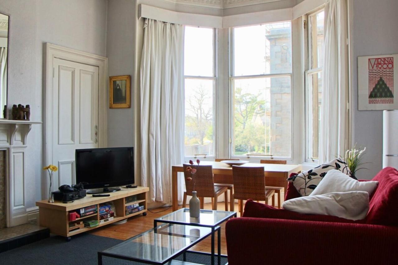 Appartamento Classic Edinburgh Flat In The Heart Of Morningside Esterno foto