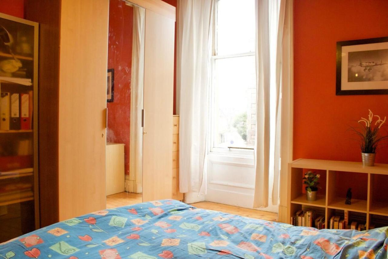 Appartamento Classic Edinburgh Flat In The Heart Of Morningside Esterno foto